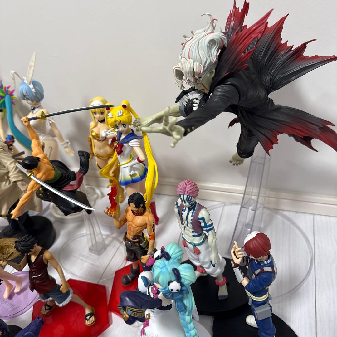 フィギュア30個まとめ売り - メルカリ