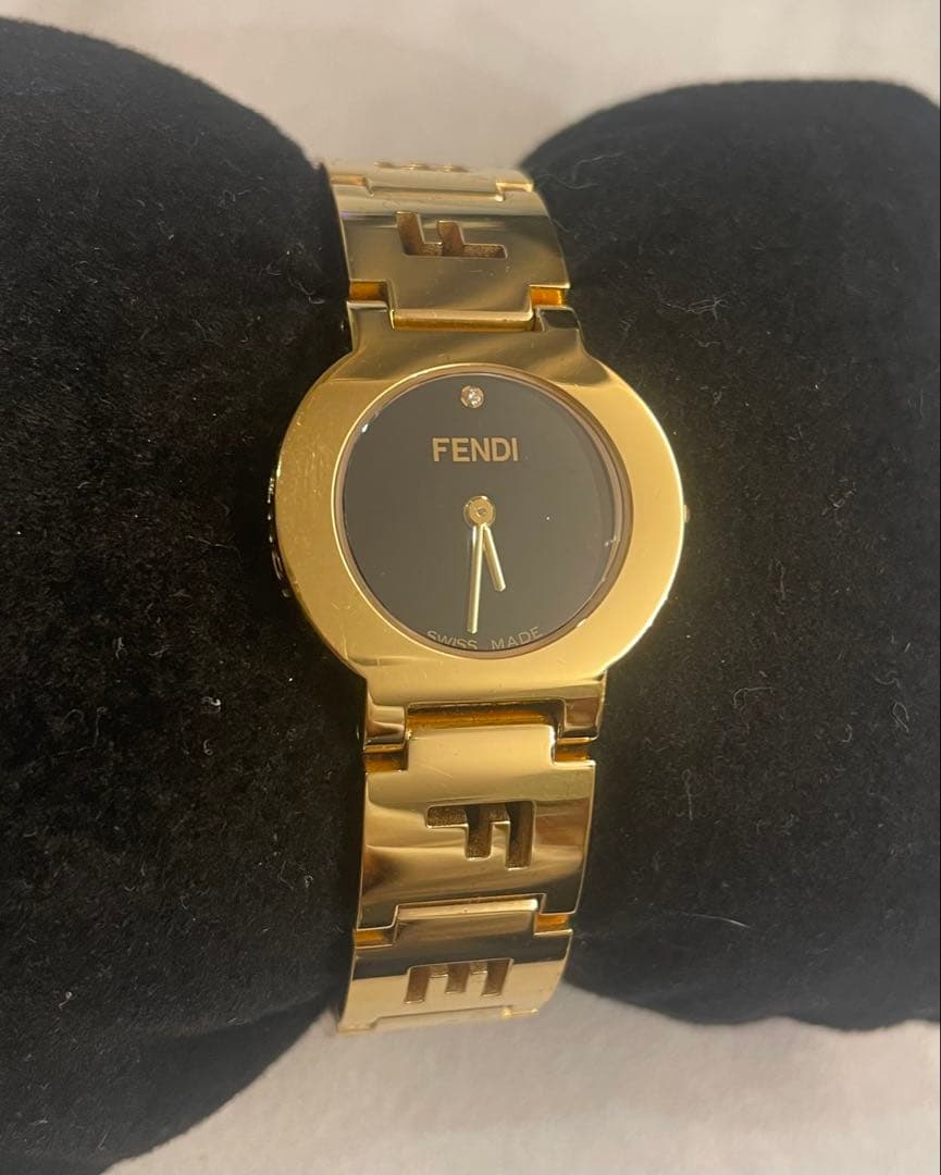 FENDI フェンディ 腕時計 ゴールド ブラック 箱付 美品 稼働 FENDI フェンディ メンズ腕時計 ゴールド 黒文字盤 900G