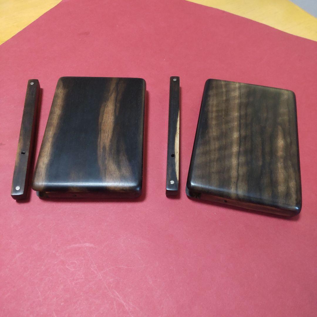 『brown』のどっしりした雰囲気の極上黒柿の名刺入れ 2個