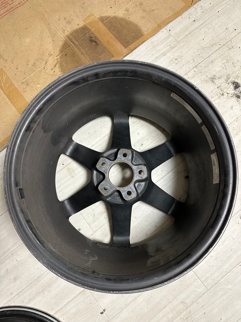 Rays te37 sl 18インチ 9.5j+22 pcd114.3 5穴