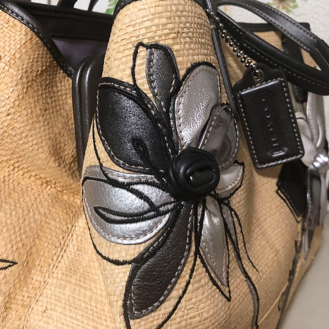 COACHストロートートバッグ フラワーハンプトンズ - メルカリ