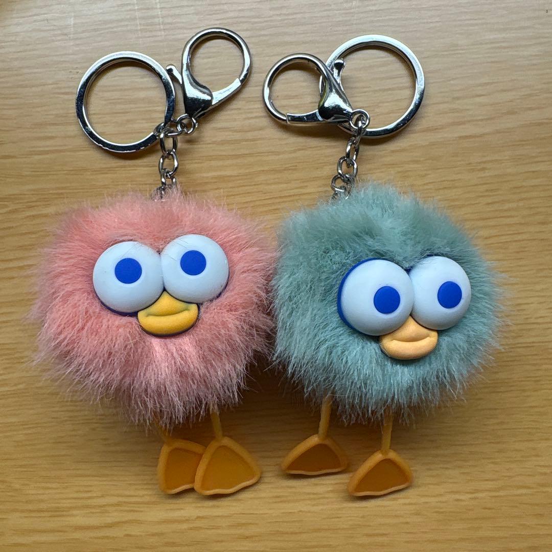 最安値、まとめ購入でさらにお得！】 ふわふわ鳥キーホルダー2色セット