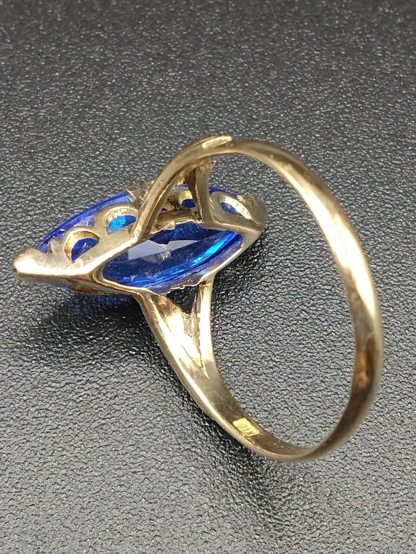 昭和レトロ】K18 ブルー合成石 彫金 透かし ヴィンテージリング 指輪