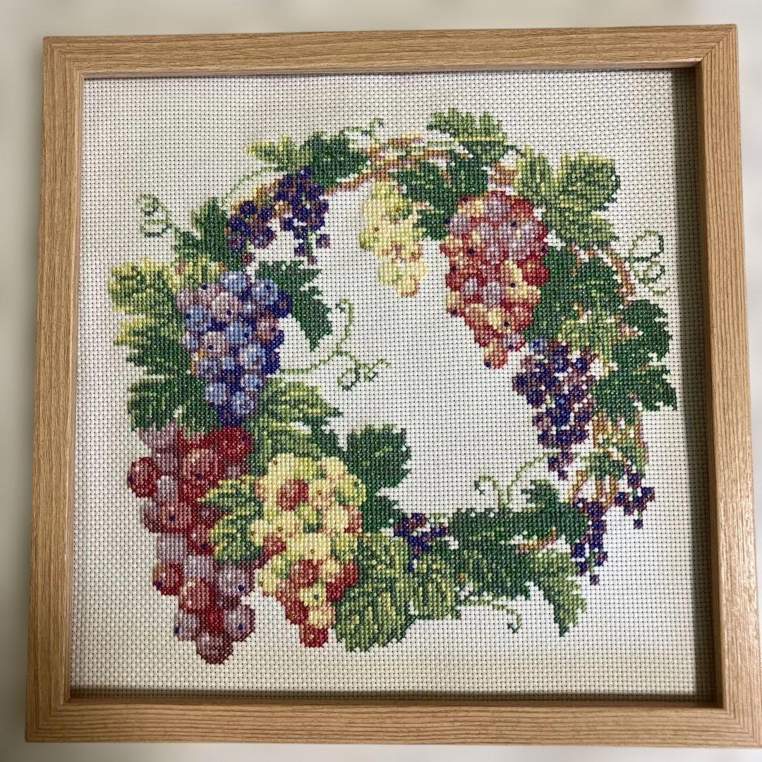 ホビーラホビーレクロスステッチ 葡萄香る実りのリース 完成品 - メルカリ