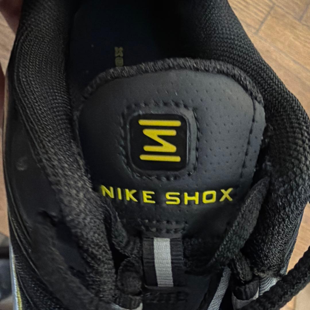 Nike Shox ブラック/イエロー スニーカー - メルカリ