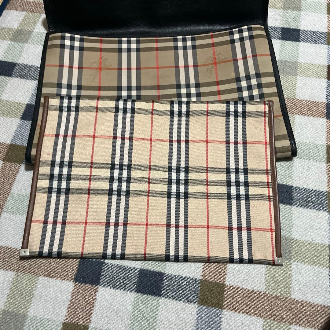 Burberry チェック柄 クラッチバッグ - メルカリ