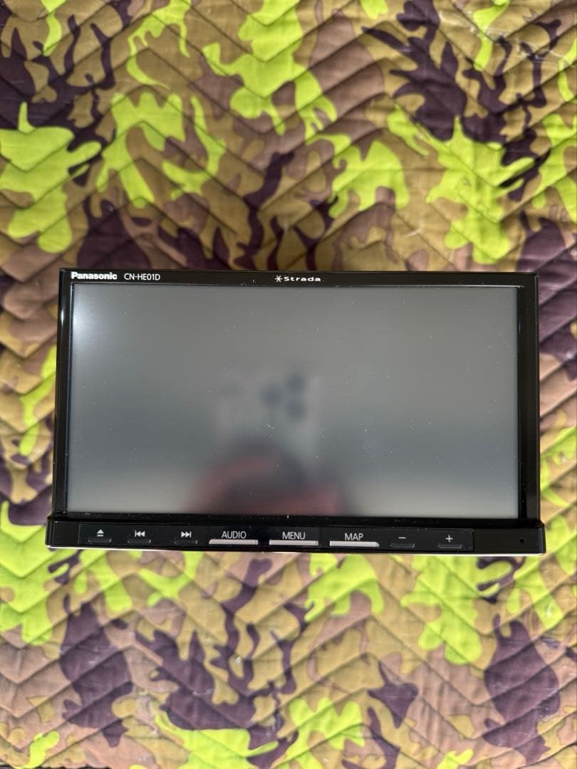 最安値　美品 Strada CN-HE01D Amazon | パナソニック(Panasonic) カーナビ ストラーダ 7インチ CN