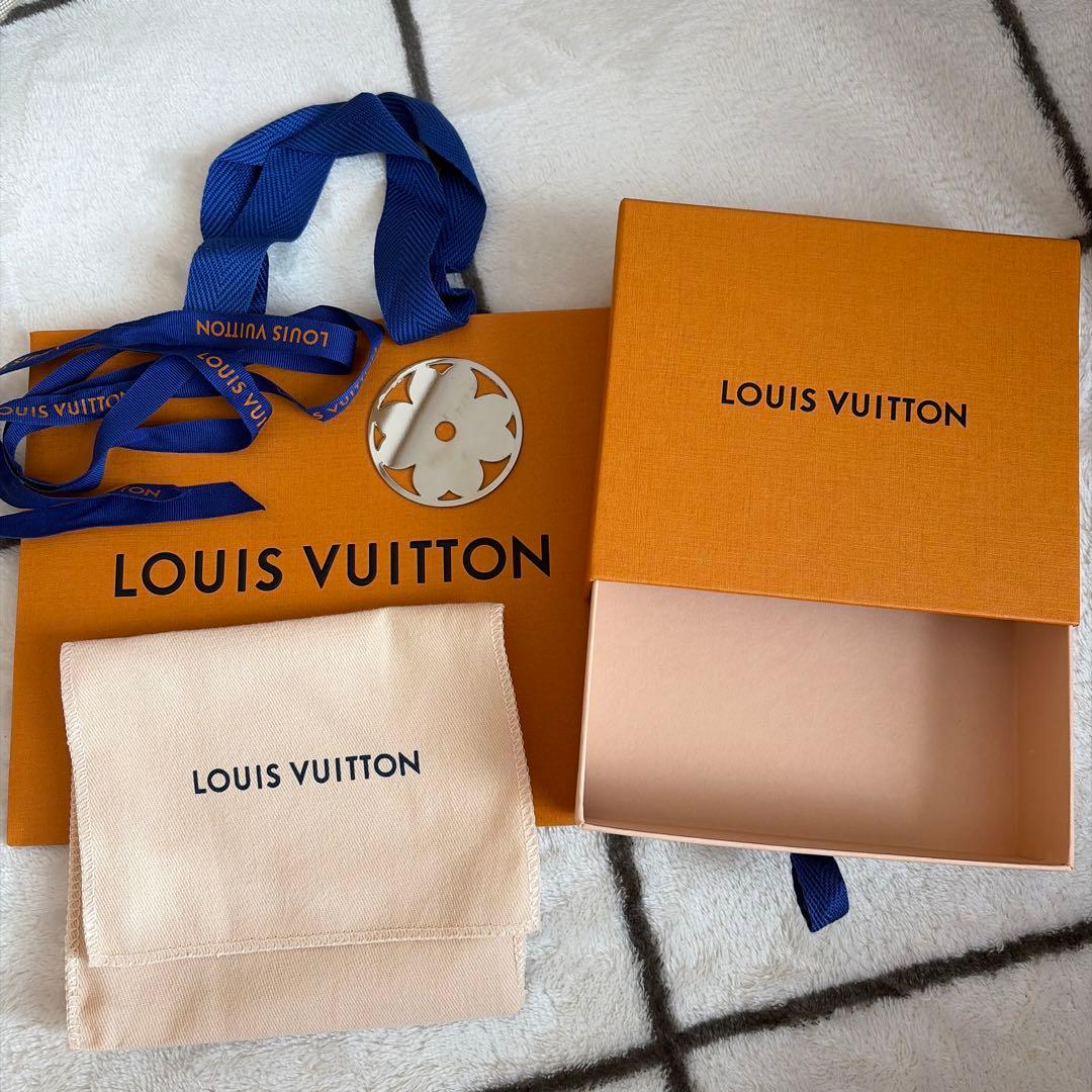 LOUIS VUITTON ショップ袋とギフトボックス - メルカリ