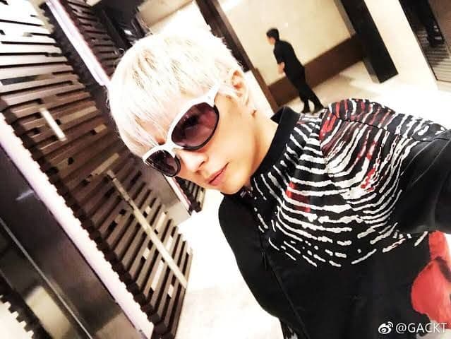 GACKT着用 EMPORIO ARMANI 指紋柄ボンバージャケット 52 - メルカリ