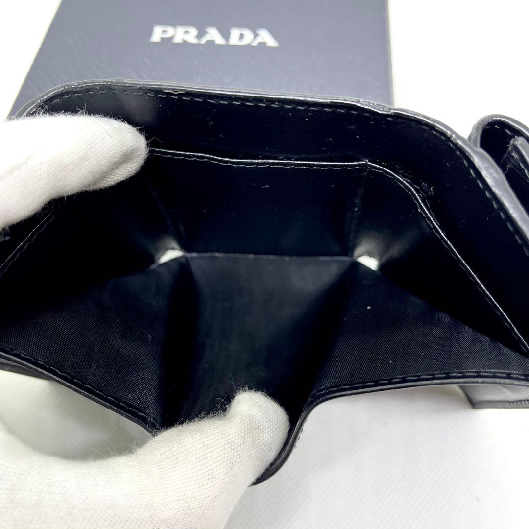 箱・ギャラ付き/極美品/ICチップ/現行✨プラダ 三つ折り財布 ヴィッ