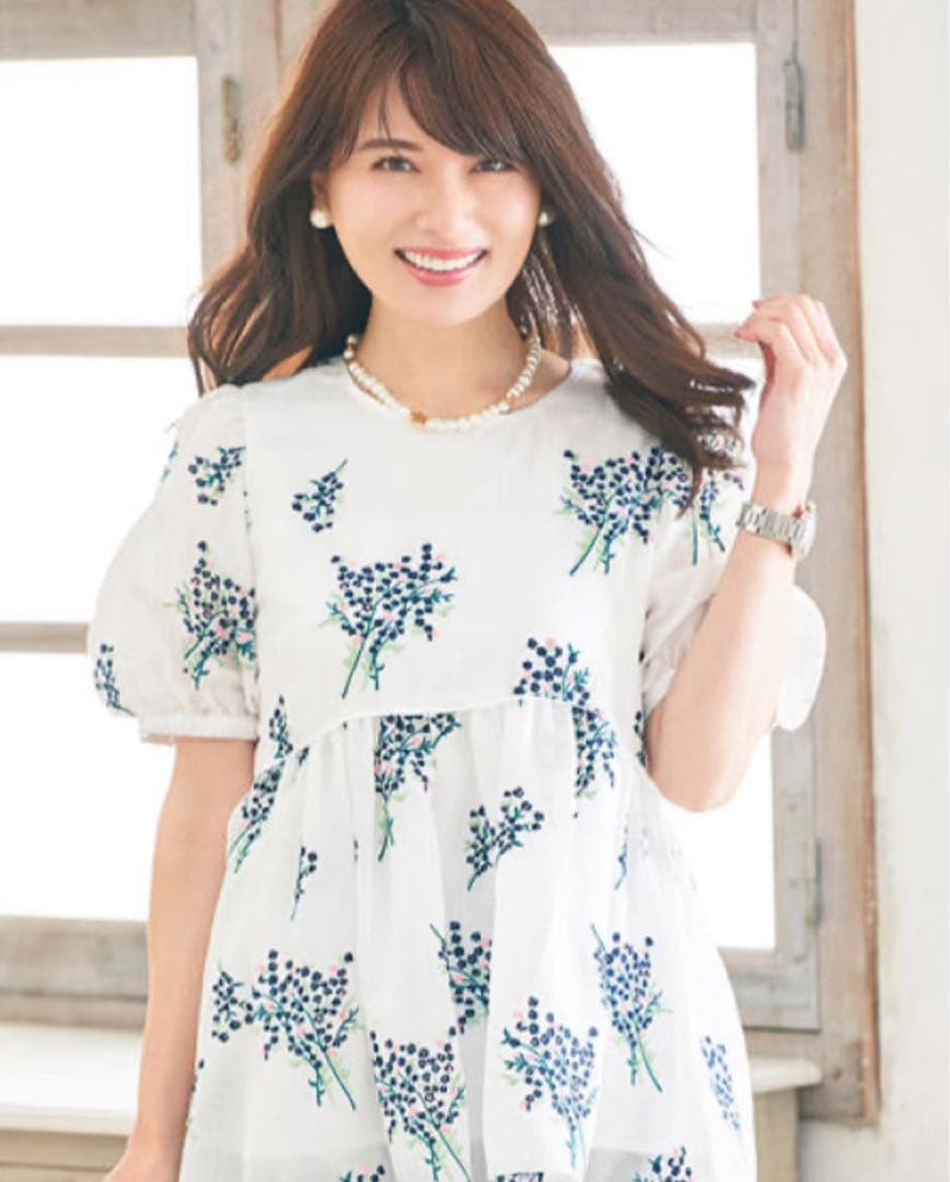 チェスティ☆ カスミソウ刺繍 ブラウス - メルカリ