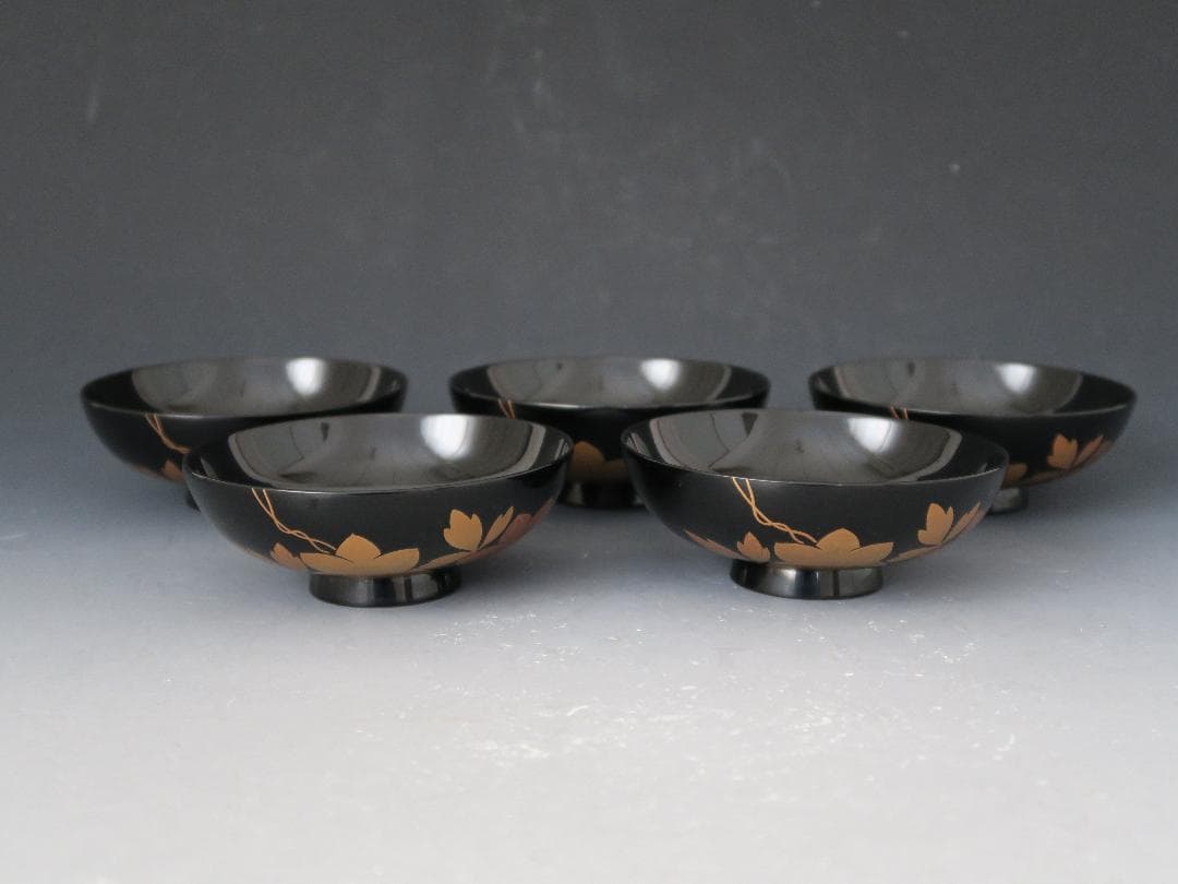 輪島塗】鉄仙蒔絵 吸物椀 黒塗 五客揃 天然木 共箱 - メルカリ