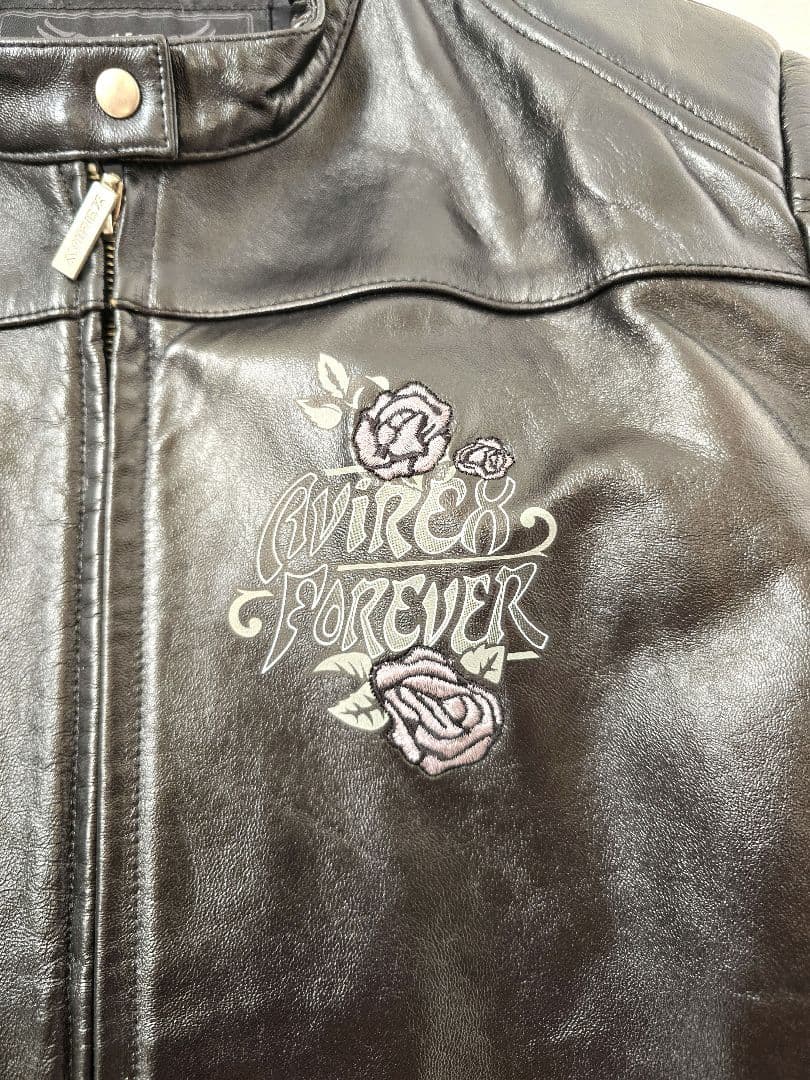美品 AVIREX アヴィレックス バラ刺繍 黒 レザー ライダースジャケット
