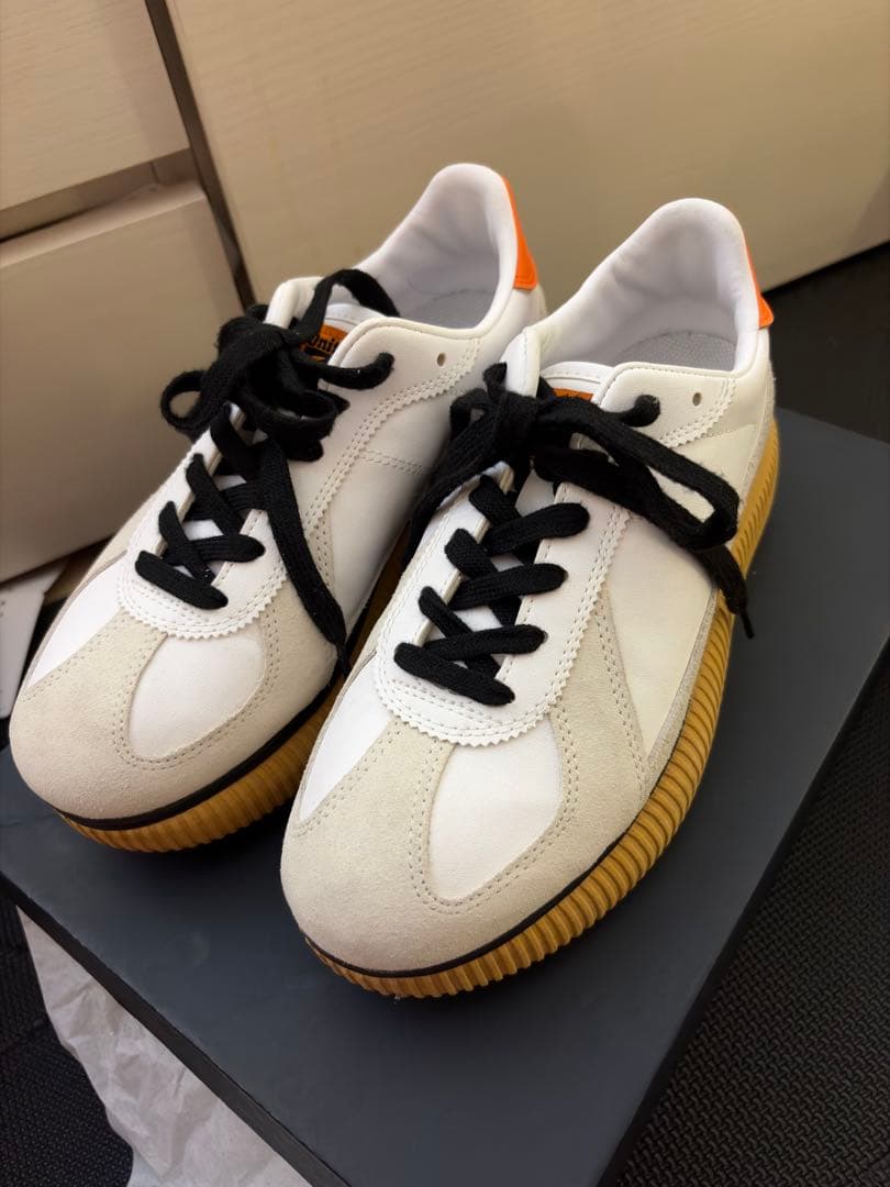 ほぼ新品】オニツカタイガー DELECITY 25cm 箱付き使用1〜2回のみ