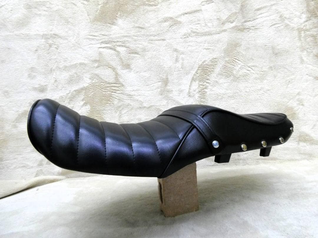 バリオス 2型 黒皮ボタン タックロールシート /GSX250FX あんこ抜き