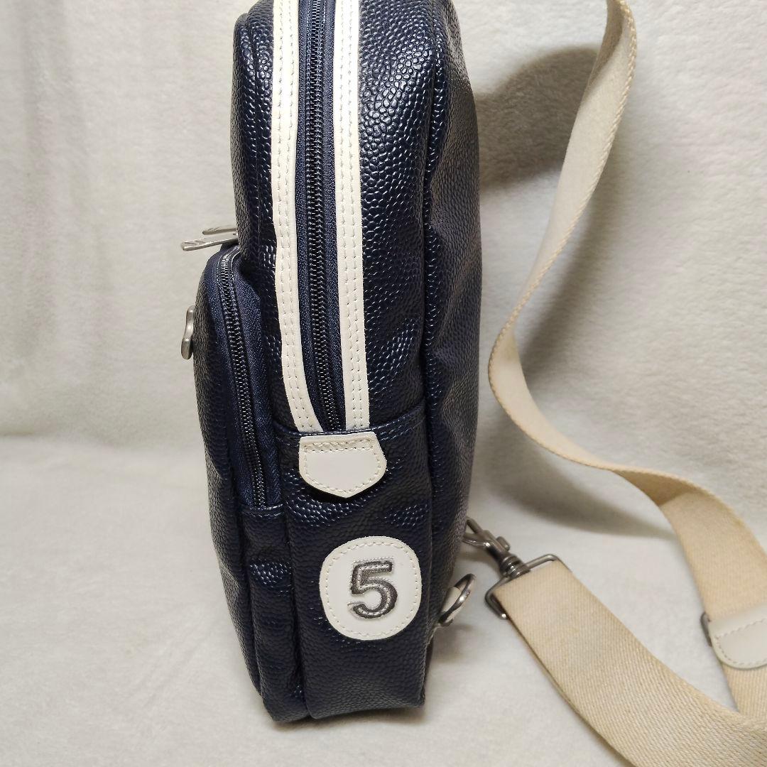 ムータマリン ボディーバッグ ネイビー ロゴ - メルカリ