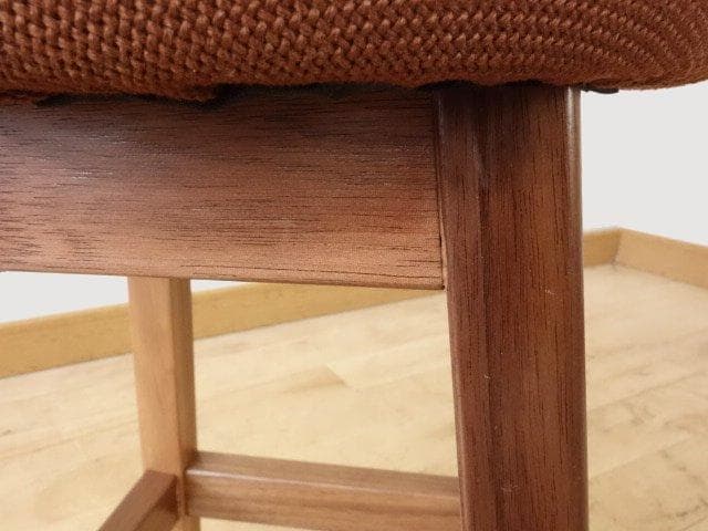 北海道手作り家具 ウォールナット材 スツール 座面布座（茶色）