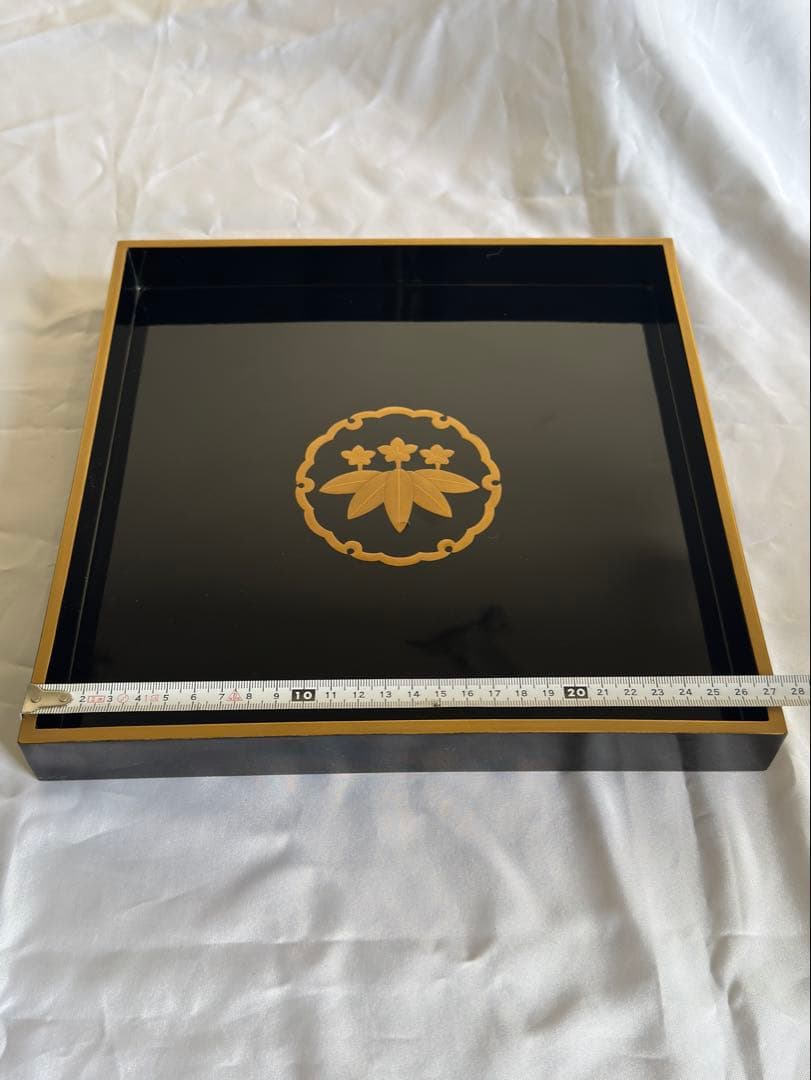 輪島塗の御重（お重箱）紋入、重台付き - メルカリ