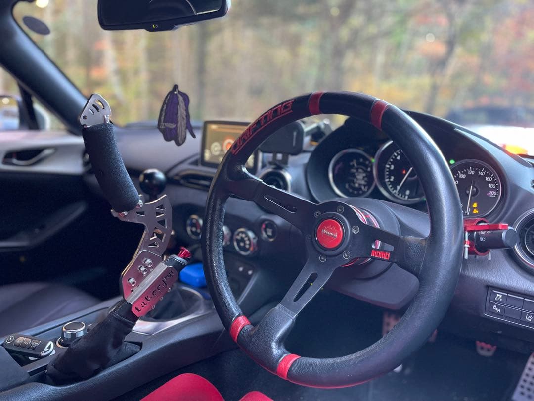 MOMO DRIFTING ステアリングホイール 赤　35π MOMO（モモ） 正規品 MOMO DRIFTING ドリフティング 35パイ ブラック