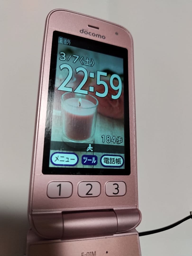 らくらくホン F-01M ピンク折りたたみ携帯電話 - メルカリ