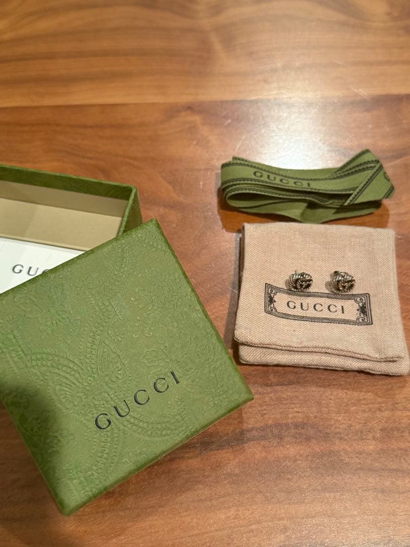 L.　GUCCI ダブルG ピアス ダブルG ピアス ・パラジウムトーン ブラス & アルミニウム | GUCCI公式