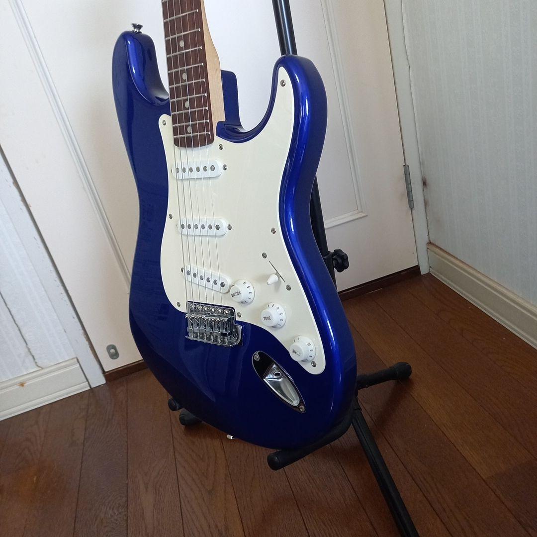 美品』金文字ロゴSquier By Fender Affinity STRAT - メルカリ