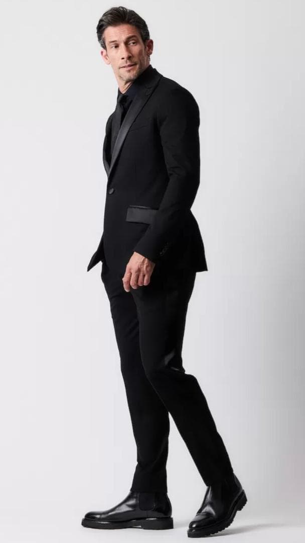 未使用】1PIU1UGUALE3 サマーウールタキシードパンツ サイズ3 - メルカリ