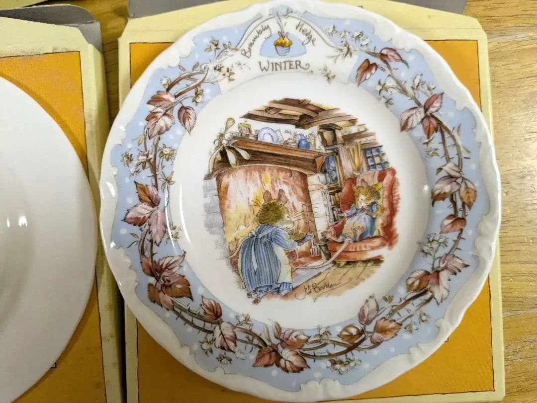 ☆Aqua様専用 ロイヤルドルトン ブランブリーヘッジ 春夏秋冬 プレート 4枚