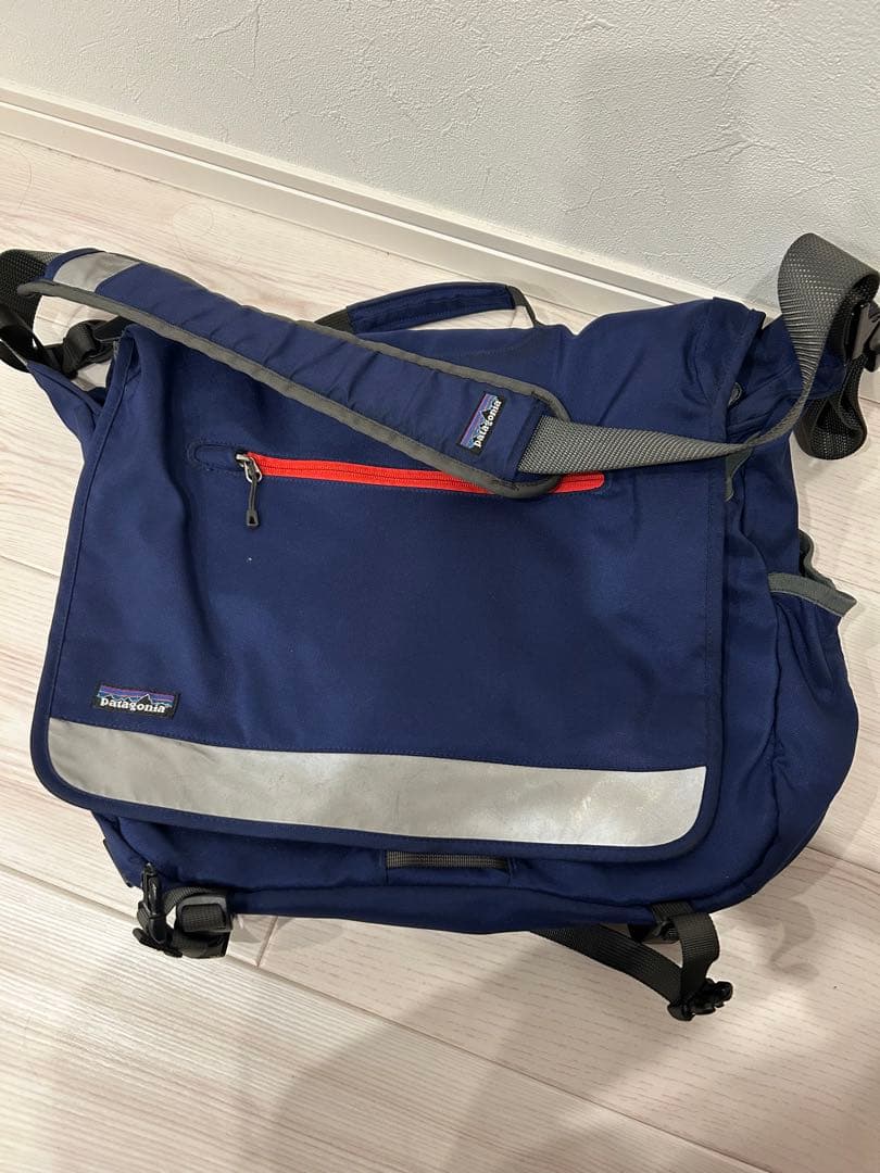 Patagonia メッセンジャーバッグ ネイビー patagoniaパタゴニア ナイロン メッセンジャーバッグ 紺 - Sixpacjoe
