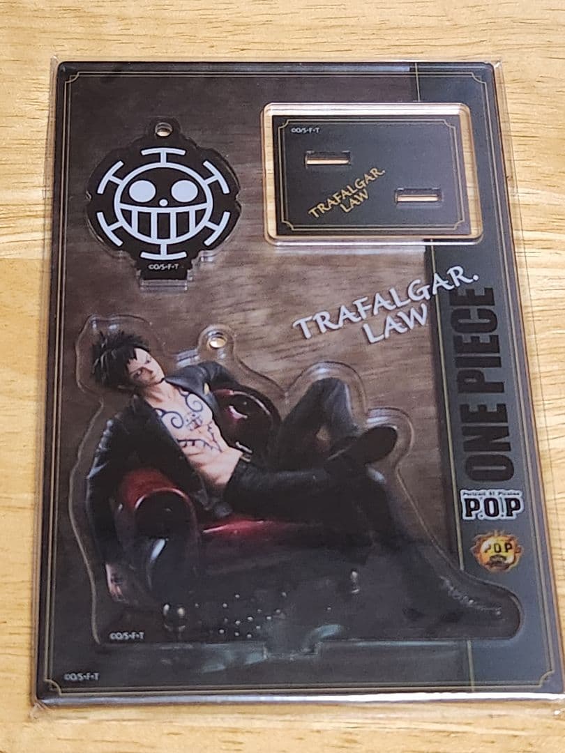 ONE PIECE　トラファルガー・ロー　アクリルスタンド ONE PIECE トラファルガー・ロー アクリルスタンド - メルカリ