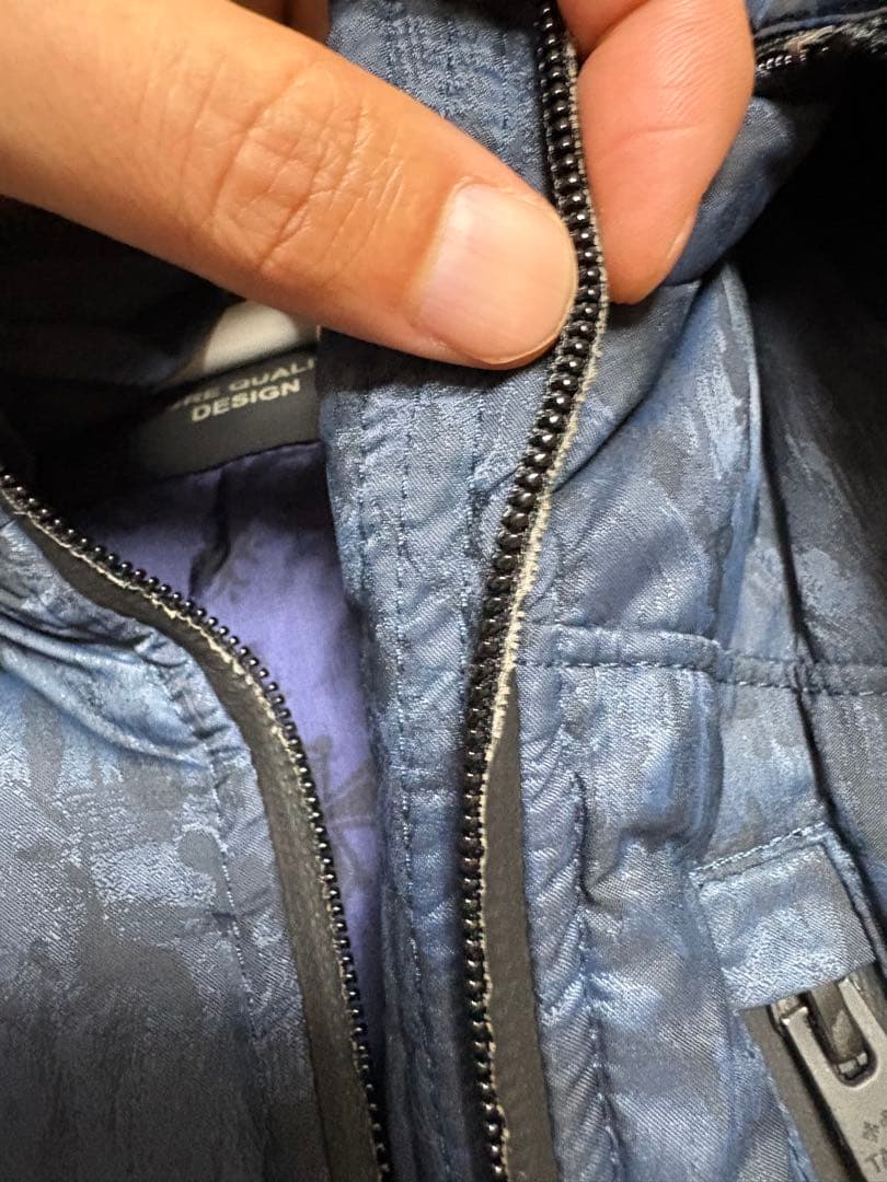 1974様用TATRAS ネイビー フード付きダウンベスト - メルカリ