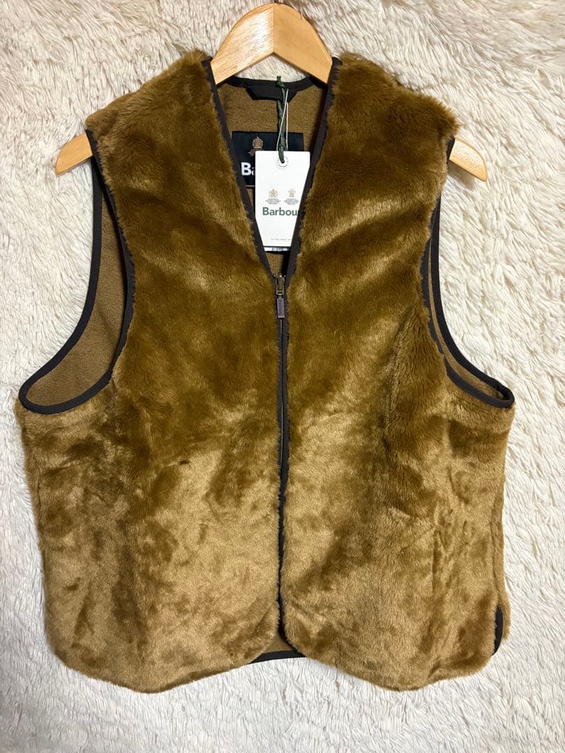 新品 タグ付きBarbour ファーライナー インナーベスト 40 ワイド Barbour（バブアー） [TIME SALE] ファーライナー ベスト Barbour FUR