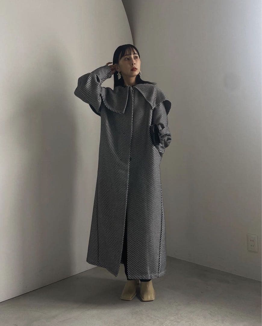 2602072 Ameri 2WAY CAPE PUFF SLEEVE COAT - メルカリ