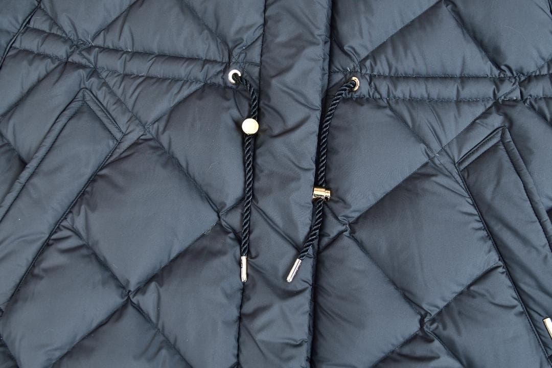 Woolrich エリスケープ ダウンポンチョ ブラック - メルカリ