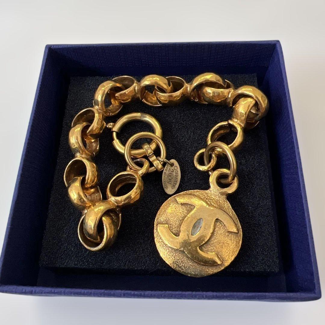 CHANEL ヴィンテージ　ブレスレット CHANEL (シャネル) ヴィンテージ ロゴ レザー ブレスレット | Cattleya