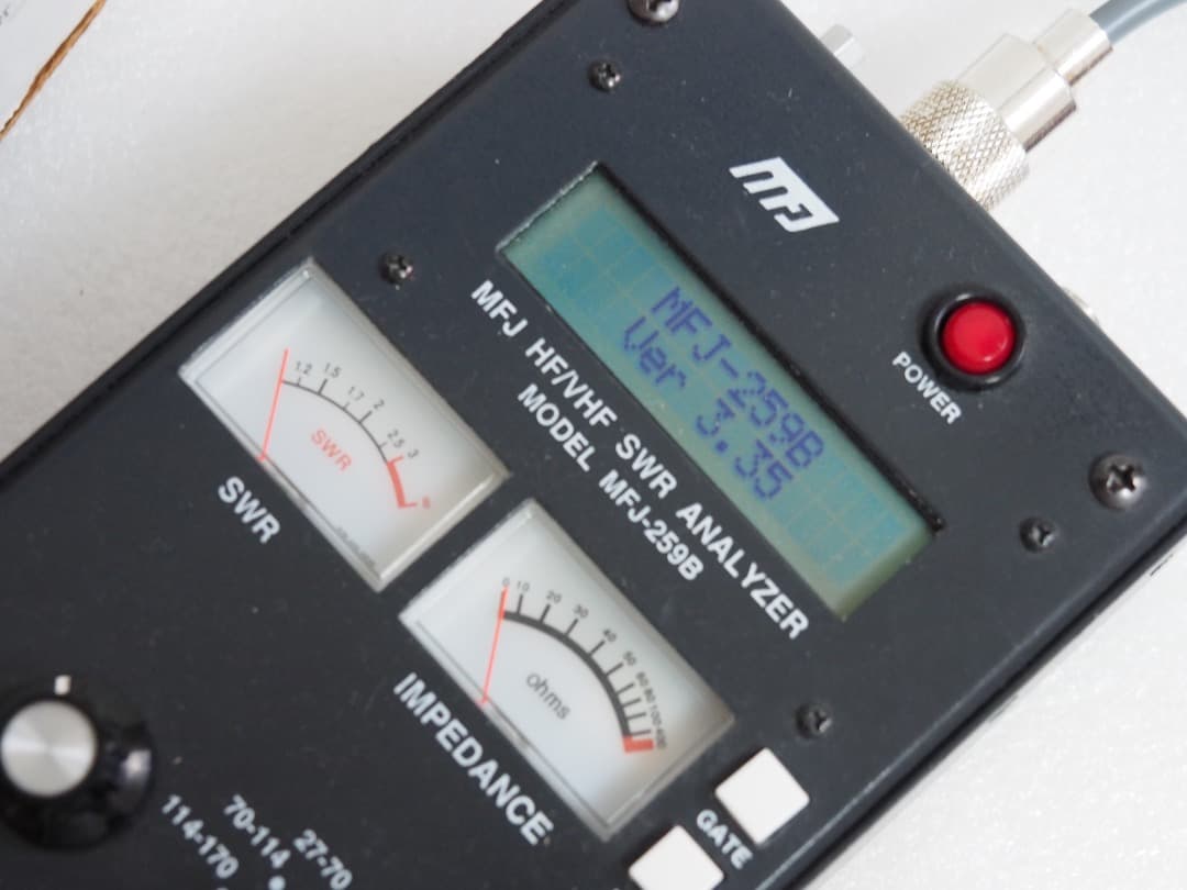 MFJ-259B HF/VHF SWRアナライザー 1.8 ～170MHz 測定器 ＞ 1.8/170MHz SWRアナライザーMFJ-259B