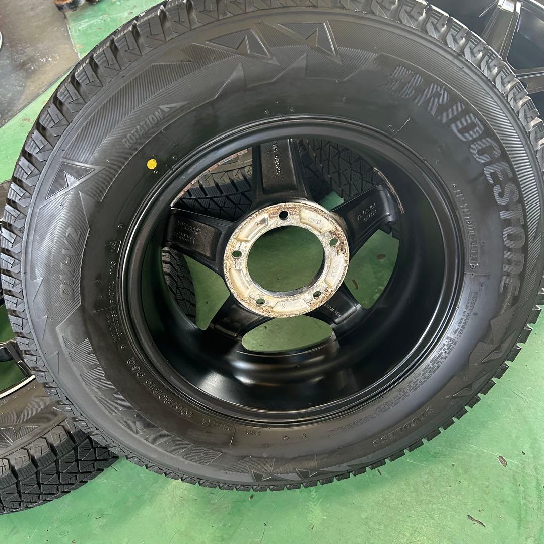 中古スタッドレス195/80R15ブリヂストン ジムニーシエラ、ノマド専用 4