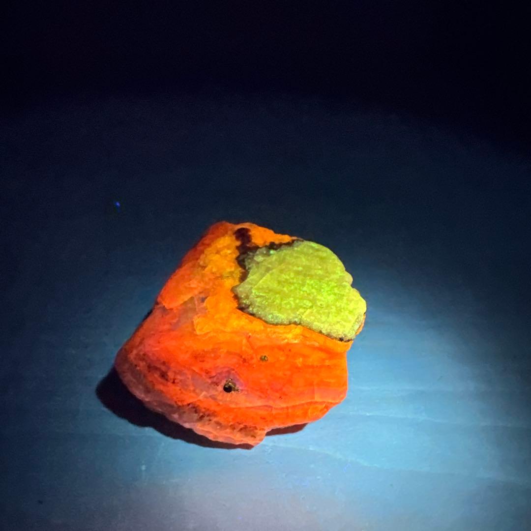 北海道石 然別オパール 蛍光オパール71g｜最高品質蛍光オパール 北海道