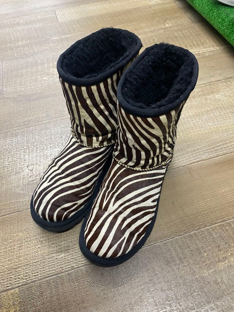 23センチ】 UGG ムートンブーツ ヒョウ柄 美品 - メルカリ