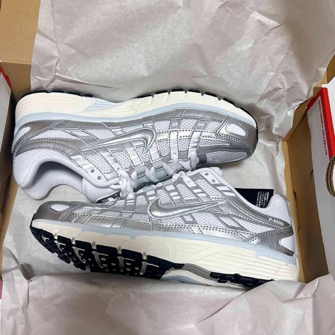 【新品】NIKE ナイキ P-6000 23.5cm シルバー ホワイト