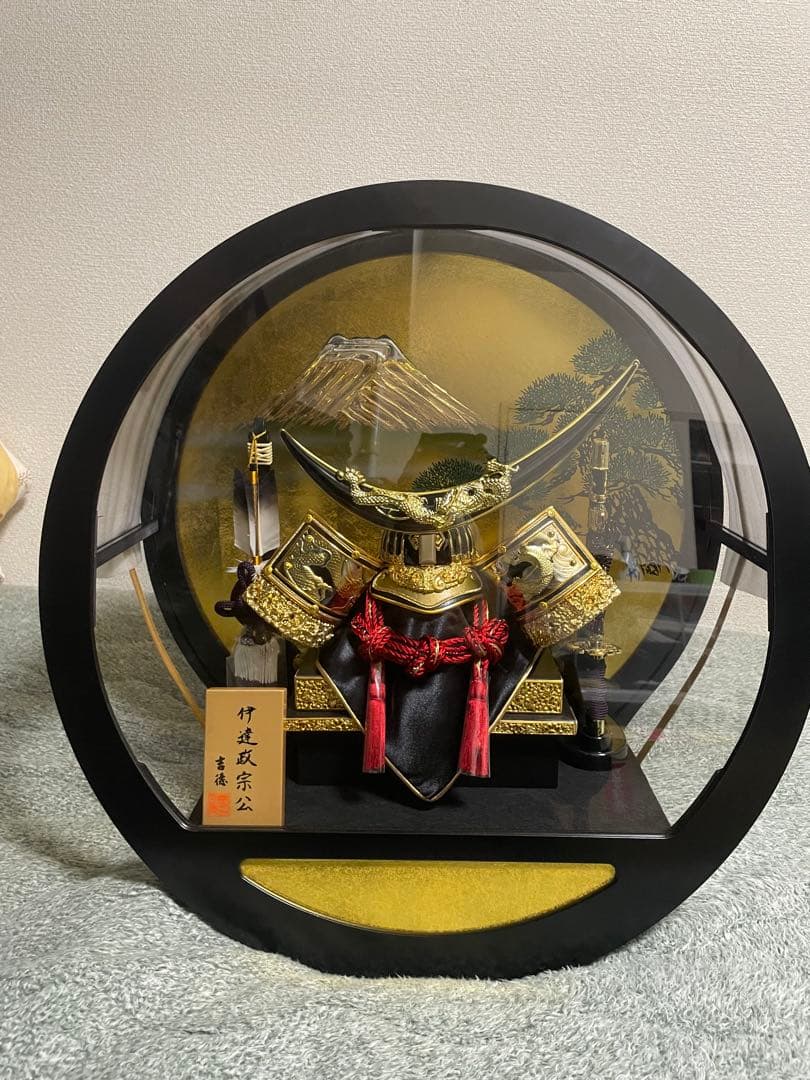 〔美品〕五月人形 吉徳　兜と刀のセット ガラスケース入り 美品〕五月人形 吉徳 兜と刀のセット ガラスケース入り 五月人形】兜12