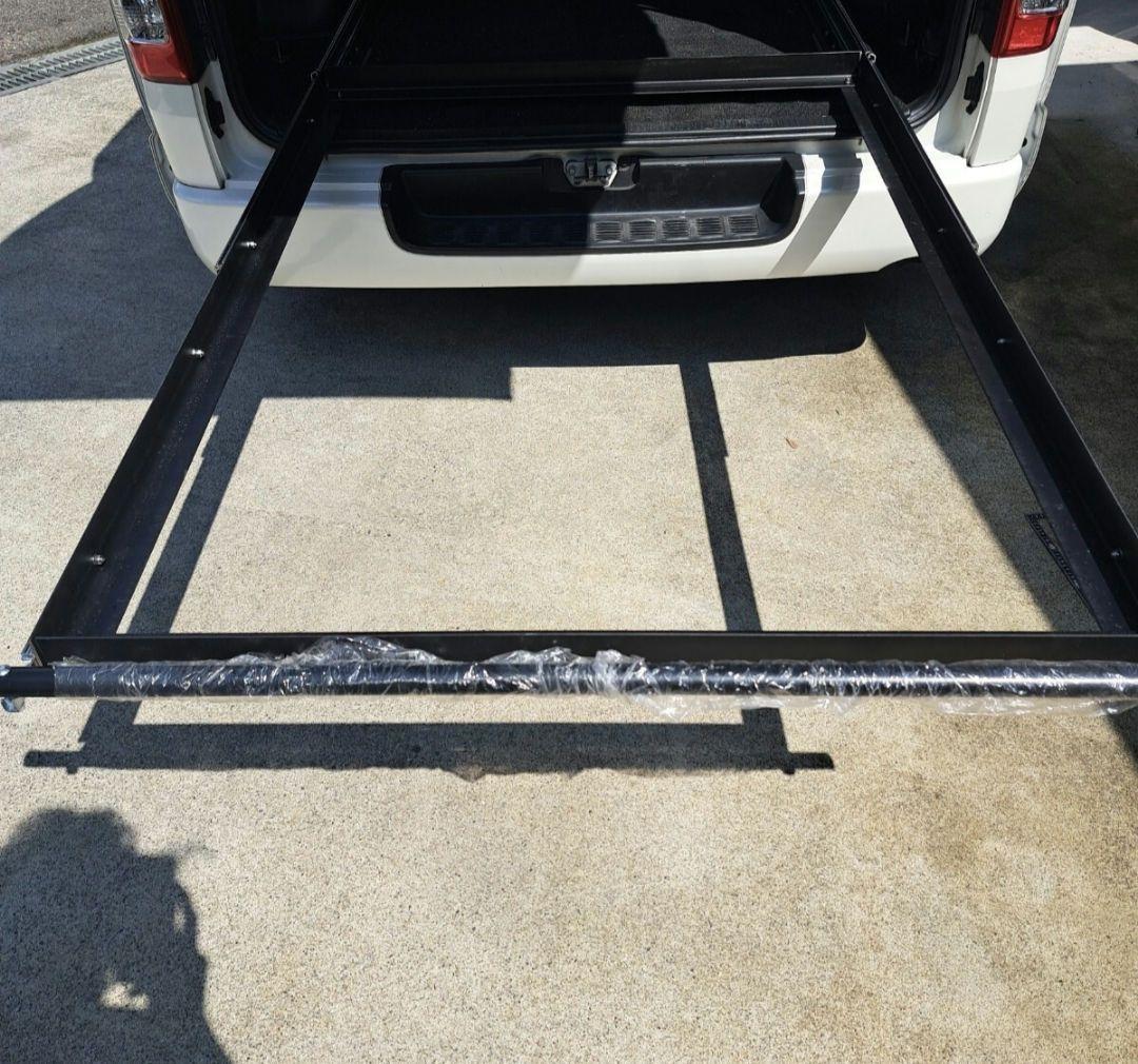 ハイエース スライドフロアレール枠1830 キット ブラック引手ポール付