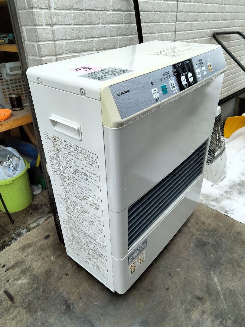 札幌発コロナFF温風石油ストーブ！品番「FF‐4213GS」2013年式中古品⑯
