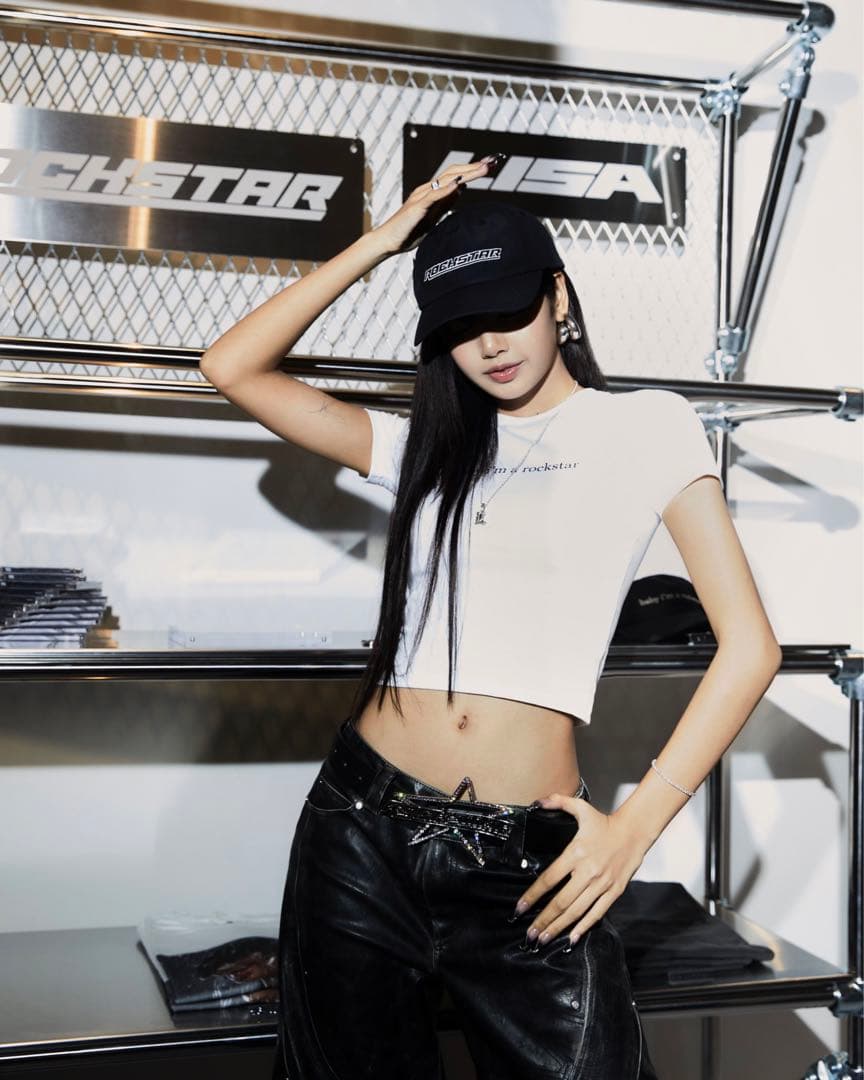 BLACKPINK LiSA ポップアップ Tシャツ Mサイズ 韓国限定 - メルカリ