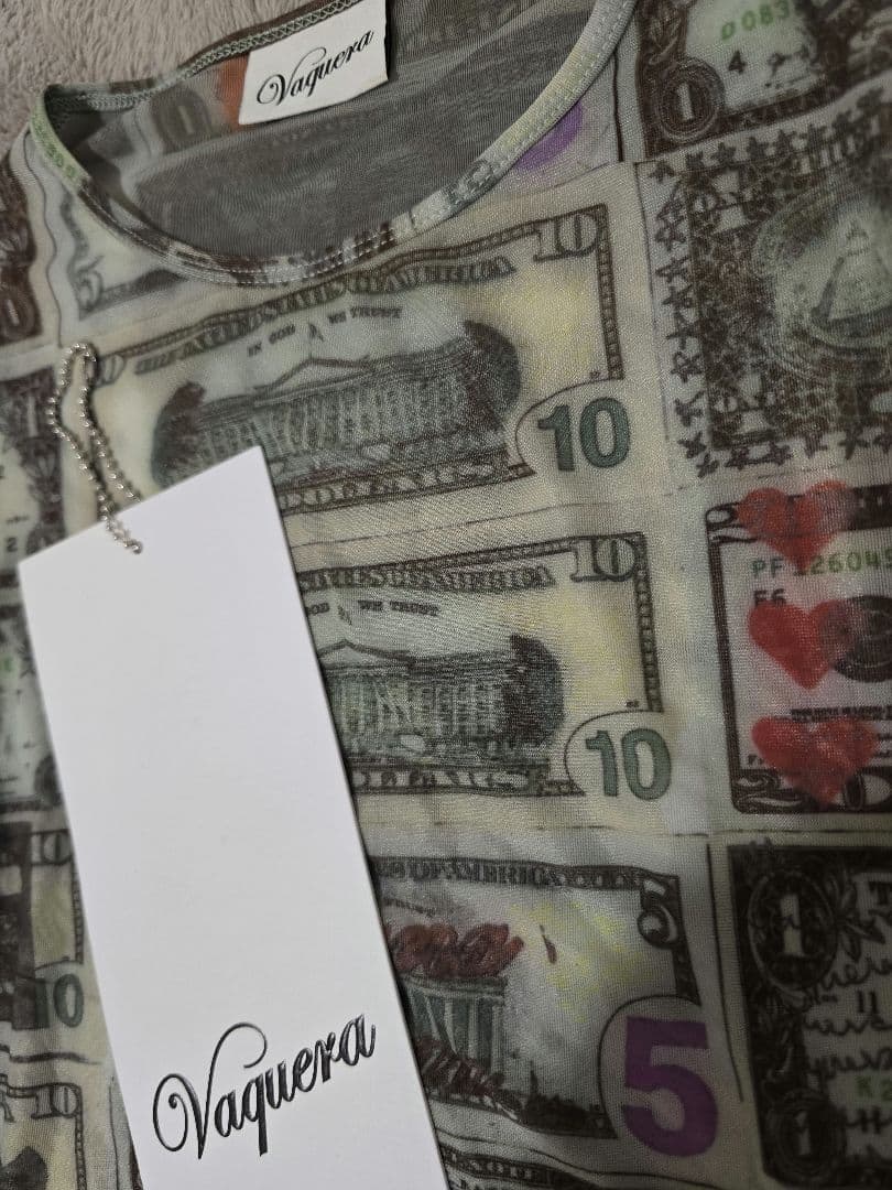 試着のみ！完売品！ VAQUERA ヴァケラ ドルプリントシアートップス 総