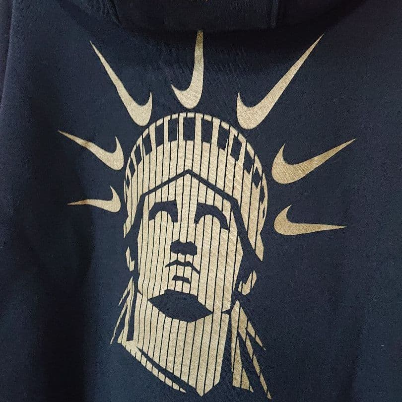 美品 NIKE ナイキ ニューヨーク NYC限定 自由の女神 裏起毛 パーカー