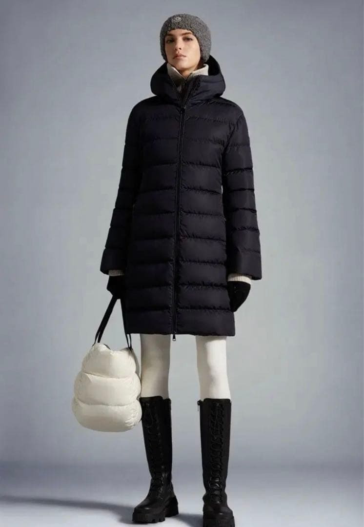 《美品》MONCLER ブラック ダウンジャケット