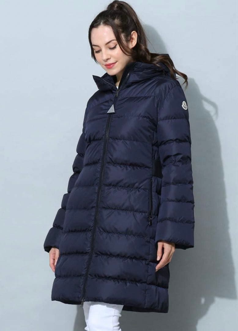 《美品》MONCLER ブラック ダウンジャケット