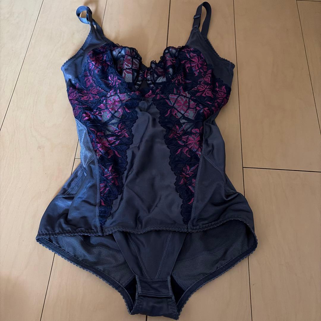 マルコ カーヴィシャスカレス 限定カラー - メルカリ