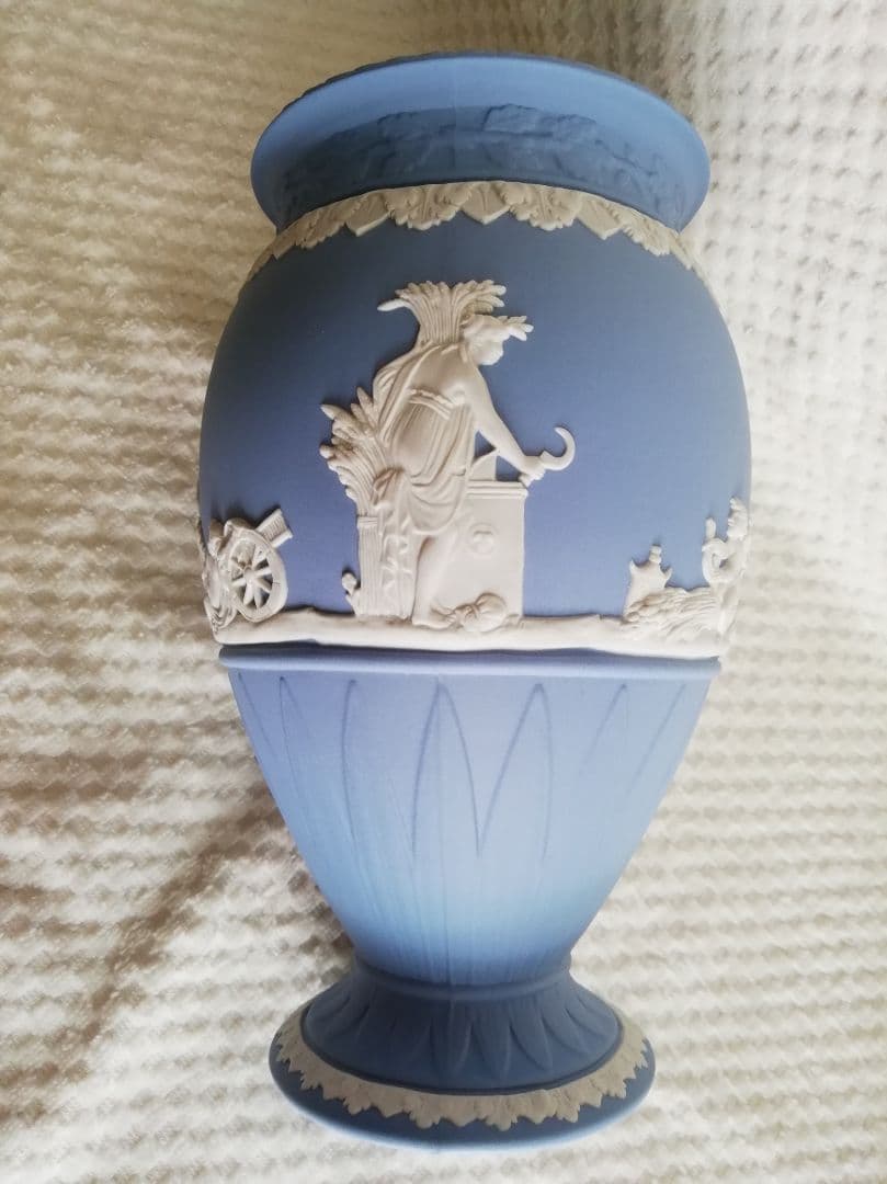 WEDGWOODジャスパーウェア ペールブルー ボーンティフル ベース - メルカリ